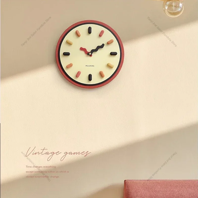 Luxury Lifestyle Living - Crèmekleurige decoratieve wandklokken Woonkamer Elektronische elegante