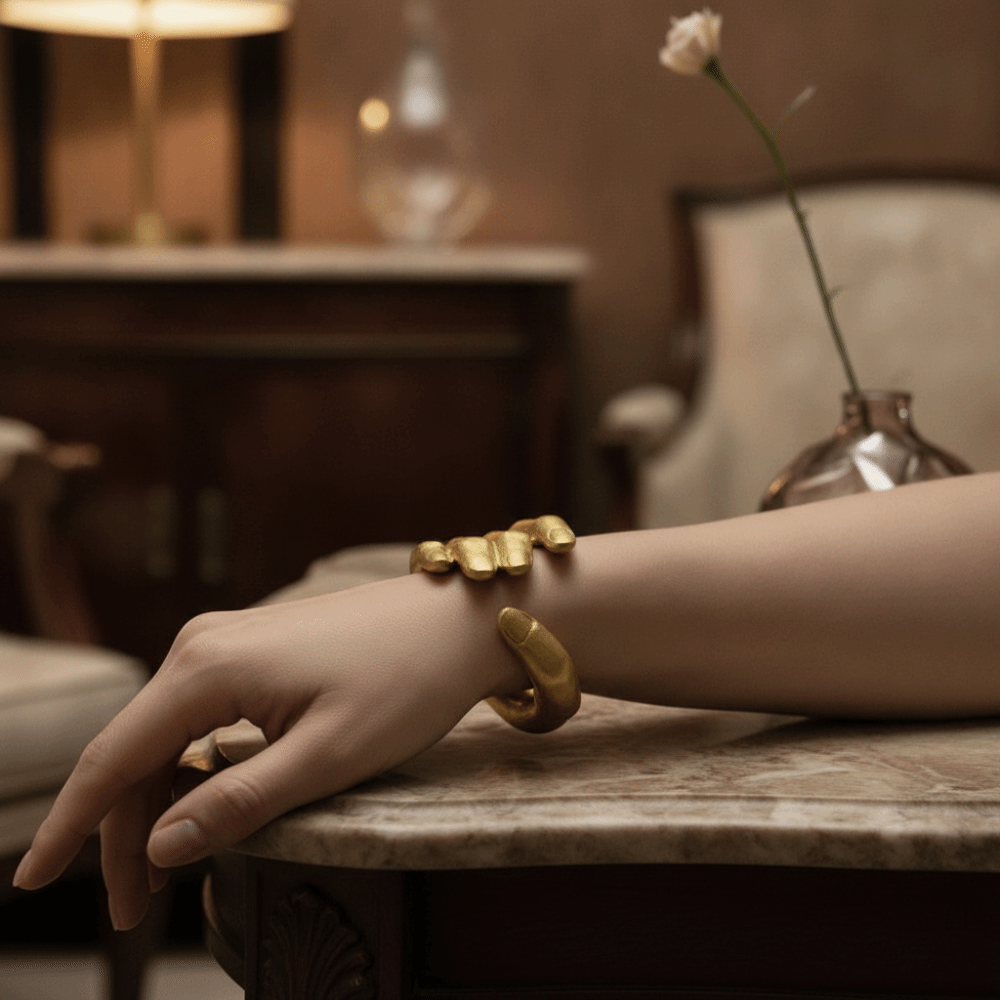 Luxury Lifestyle Photography - 5-vingerige palmgreeparmband Vintage lichte luxe palmringarmband